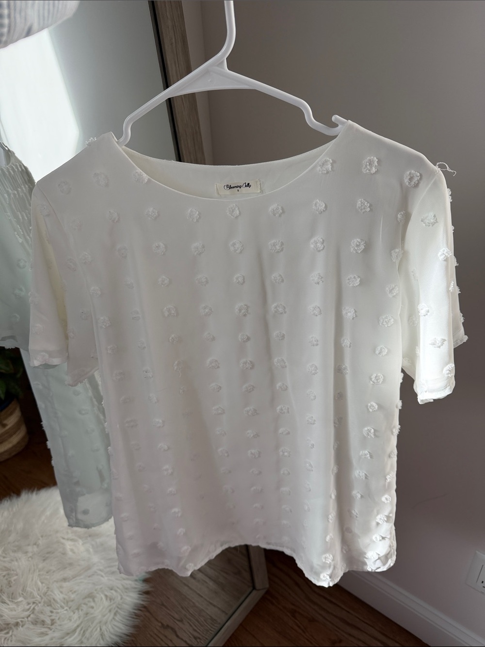 Textured Dot Short Sleeve Top in Cream